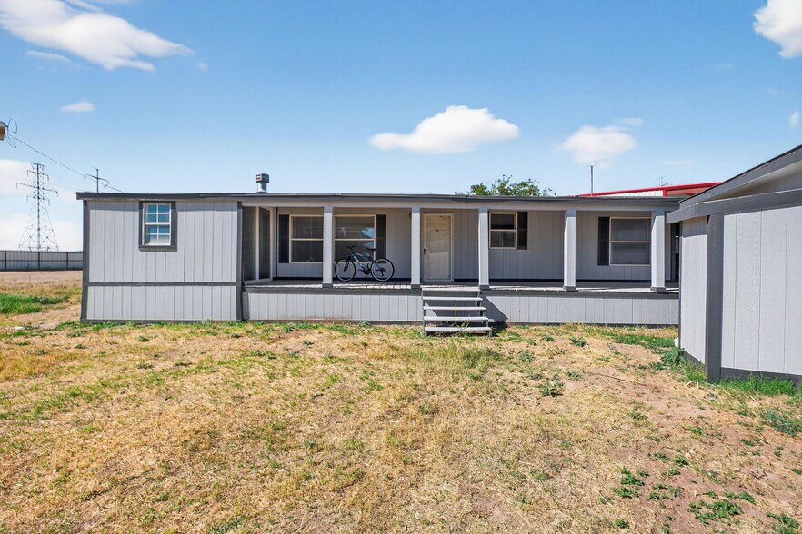 More Photos Of 11010 W Joan Dr, Odessa Warehouse For Lease