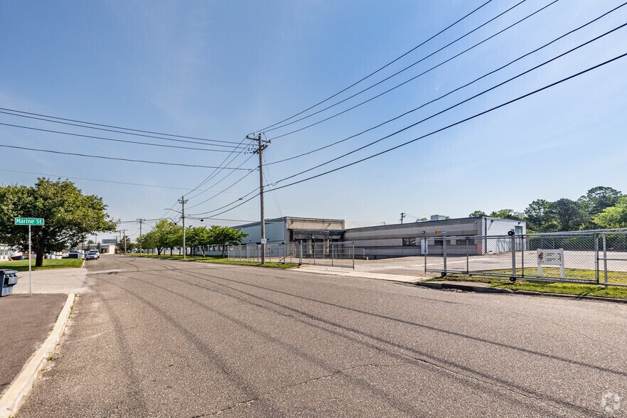 More Photos Of 200 Adams Blvd, Farmingdale Warehouse For Sale