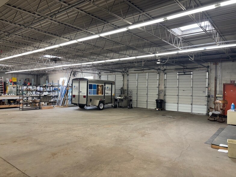 More Photos Of 995 W Iliff Ave, Denver Manufacturing For Sale