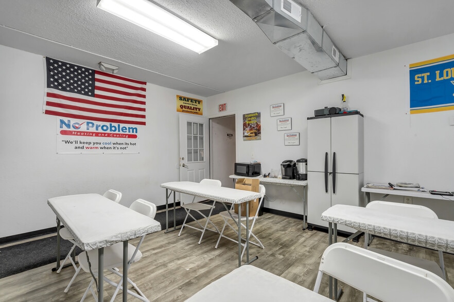 More Photos Of 1565 Kisker Rd, Saint Charles Office For Sale