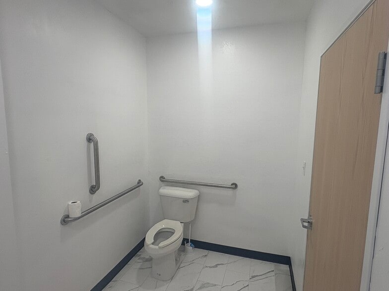 More Photos Of 1201 W Reno Ave, Oklahoma City Storefront Retail Office For Lease