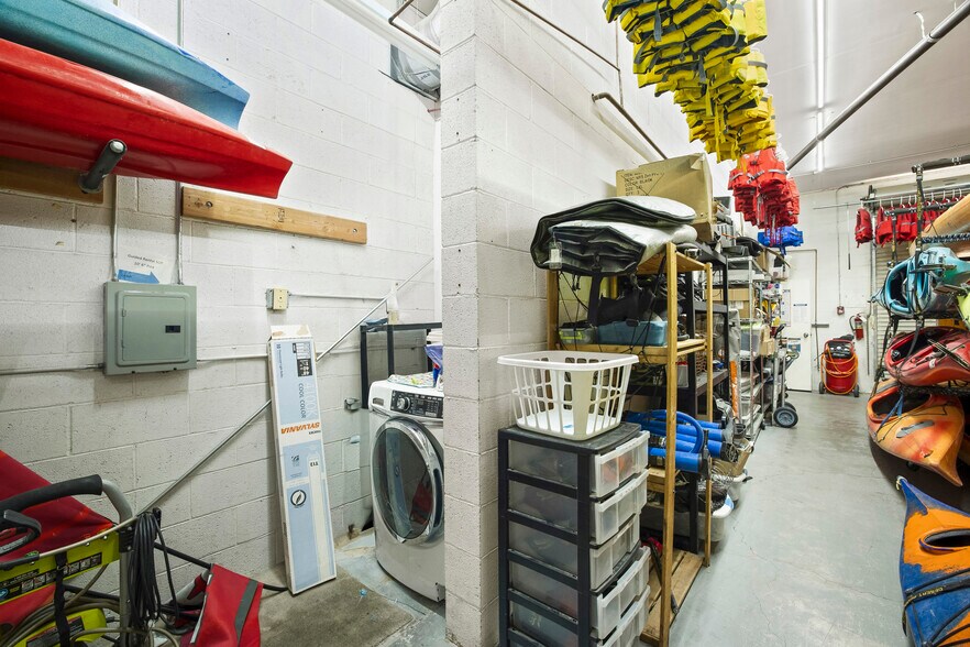More Photos Of 1633-1651 Boulder City Pky, Boulder City General Retail For Sale