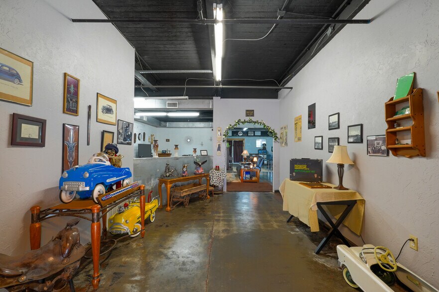 More Photos Of 1200 W Benedict St, Shawnee Office Residential For Sale