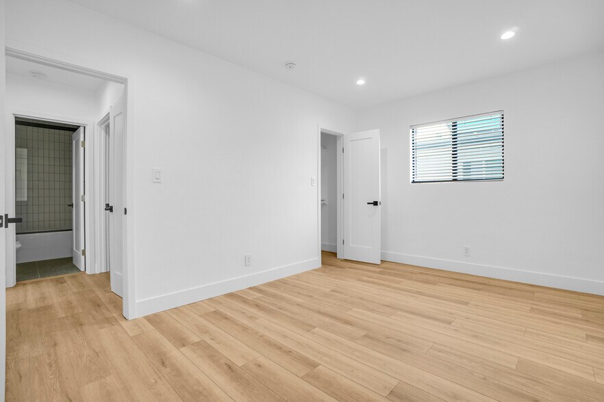 More Photos Of 12527 Cranbrook Ave, Hawthorne Apartments For Sale
