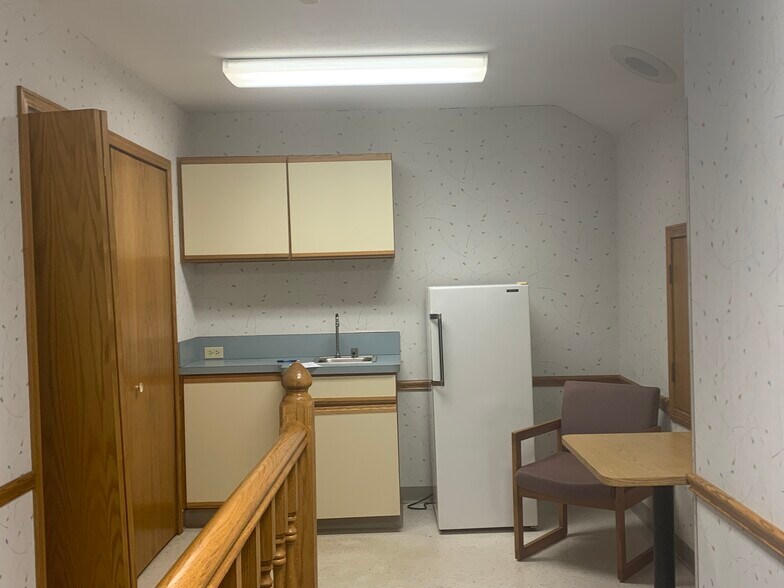 More Photos Of 36595 Detroit Rd, Avon Medical For Lease