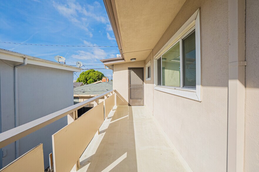 More Photos Of 523 Avenue G, Redondo Beach Multifamily For Sale