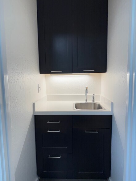 More Photos Of 102 E Blithedale Ave, Mill Valley Office Residential For Lease