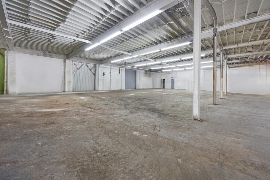 More Photos Of 223 Fearing Blvd, Toledo Freestanding For Lease