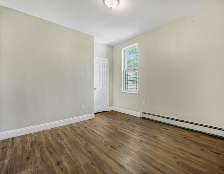 More Photos Of 704-706 E 183rd St, Bronx Office Residential For Sale