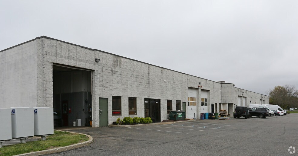 More Photos Of 140 Keyland Ct, Bohemia Warehouse For Sale