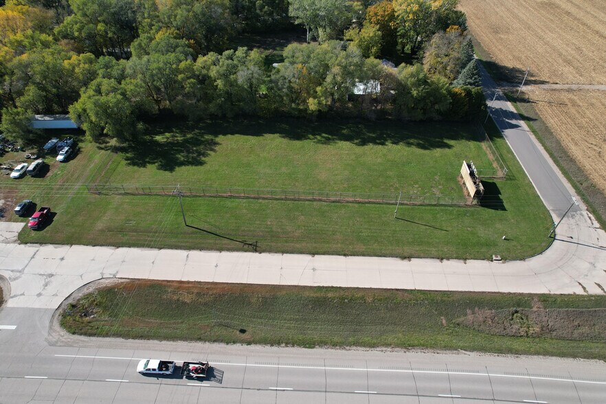 More Photos Of 20966 Monroe St, Mason City Flex For Sale