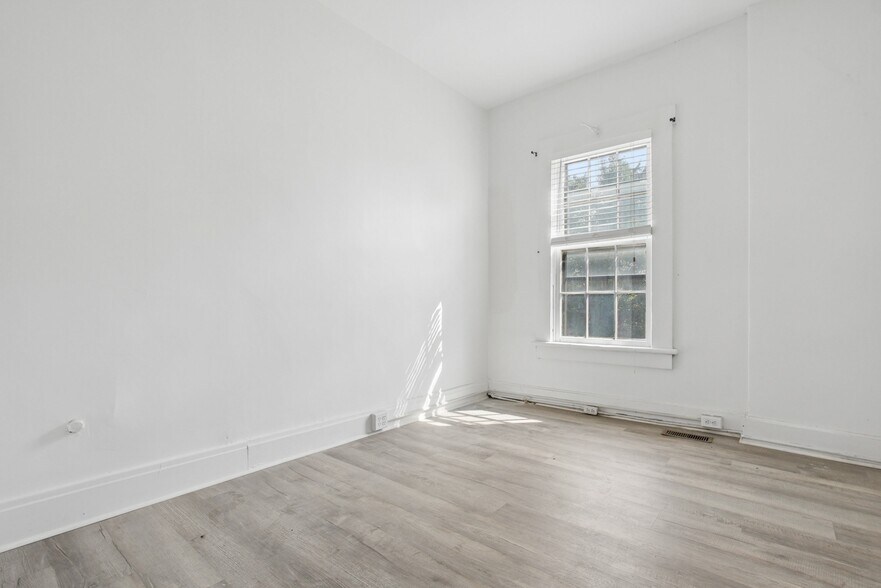 More Photos Of 54 E Whittier St, Columbus Medical For Lease
