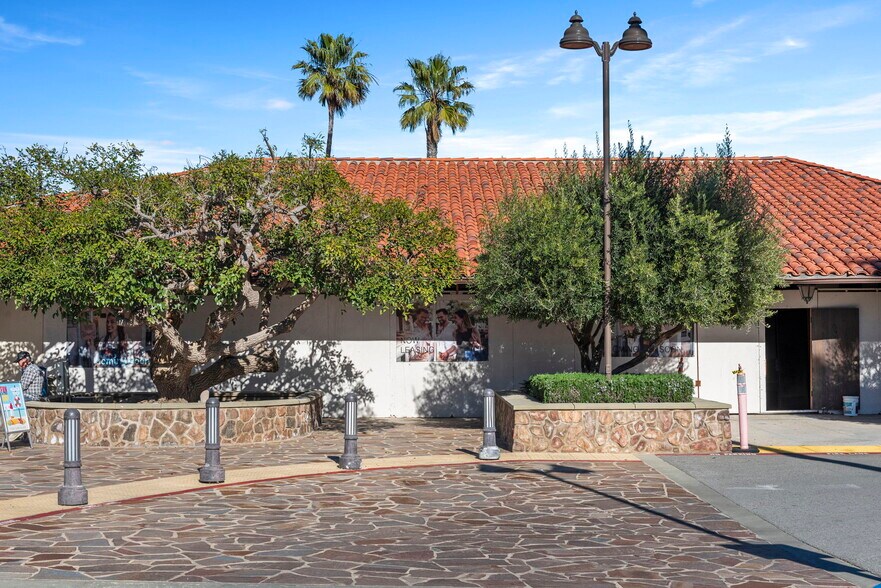 More Photos Of 29169-29211 Heathercliff Rd, Malibu Unknown For Lease