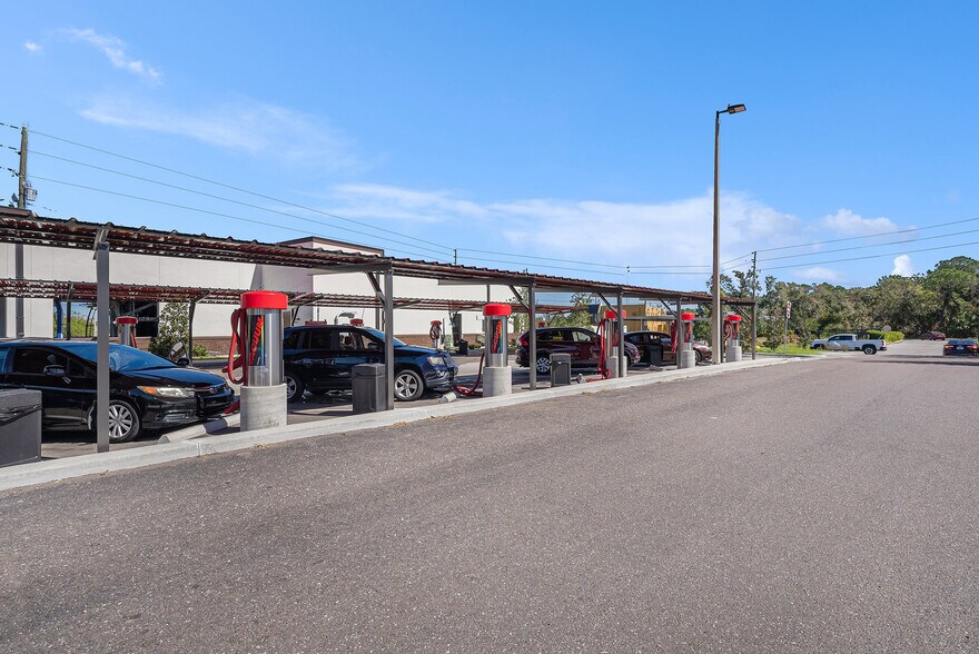 More Photos Of 10690 Gandy Blvd N, Saint Petersburg Unknown For Lease