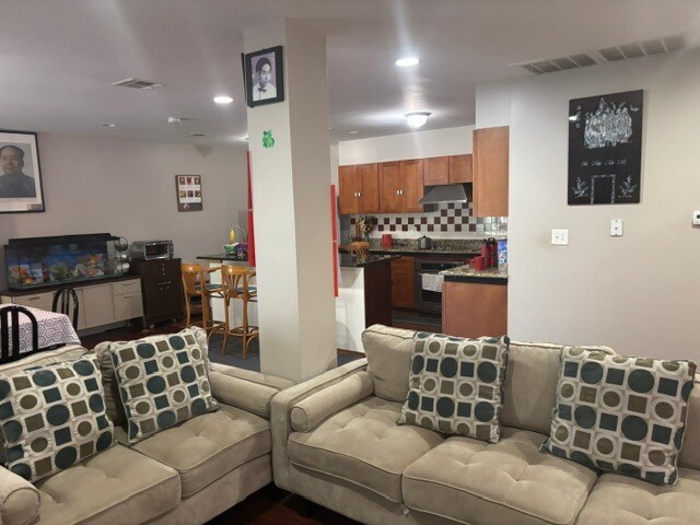 More Photos Of 1018-1020 W Lehigh Ave, Philadelphia Office For Sale