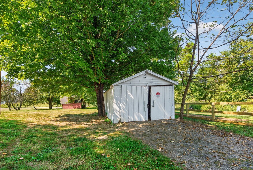 More Photos Of 43 Highway 433, Mackville Flex For Sale