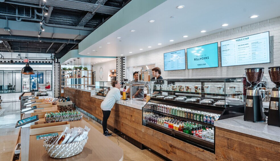 More Photos Of 2000 Center Dr, Hoffman Estates Unknown For Lease