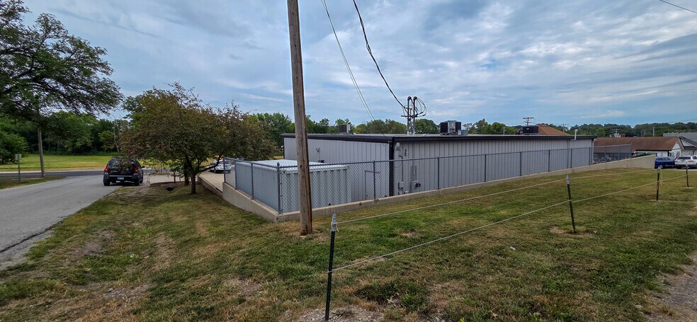 More Photos Of 2722 N 155th St, Basehor Office For Sale