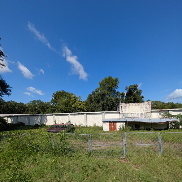 Primary Photo Of 222 Pecan St, Evergreen Warehouse For Sale