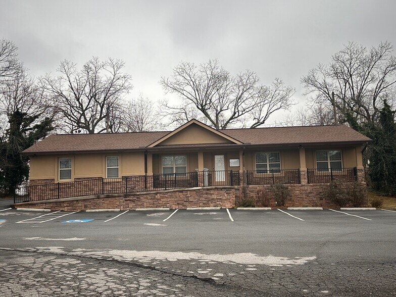 Primary Photo Of 790 Hist 441 hwy, Demorest Office For Sale