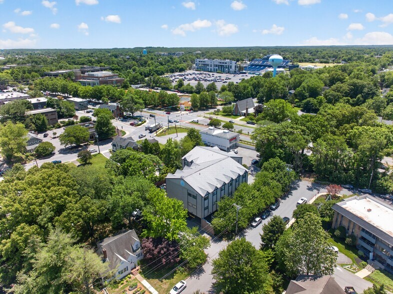 More Photos Of 716 Monterey Ave, Annapolis Medical For Sale
