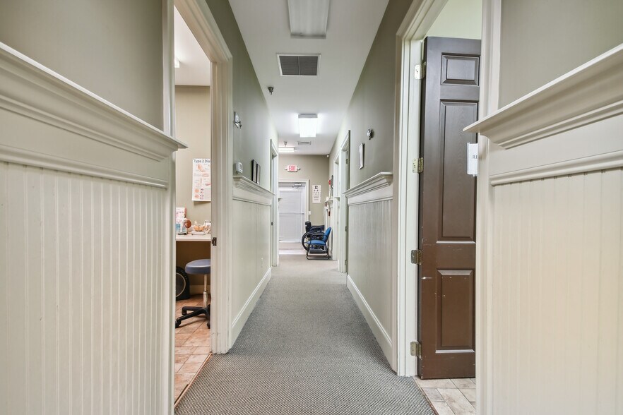 More Photos Of 7300-7313 E Professional Pky, Lakewood Ranch Medical For Sale