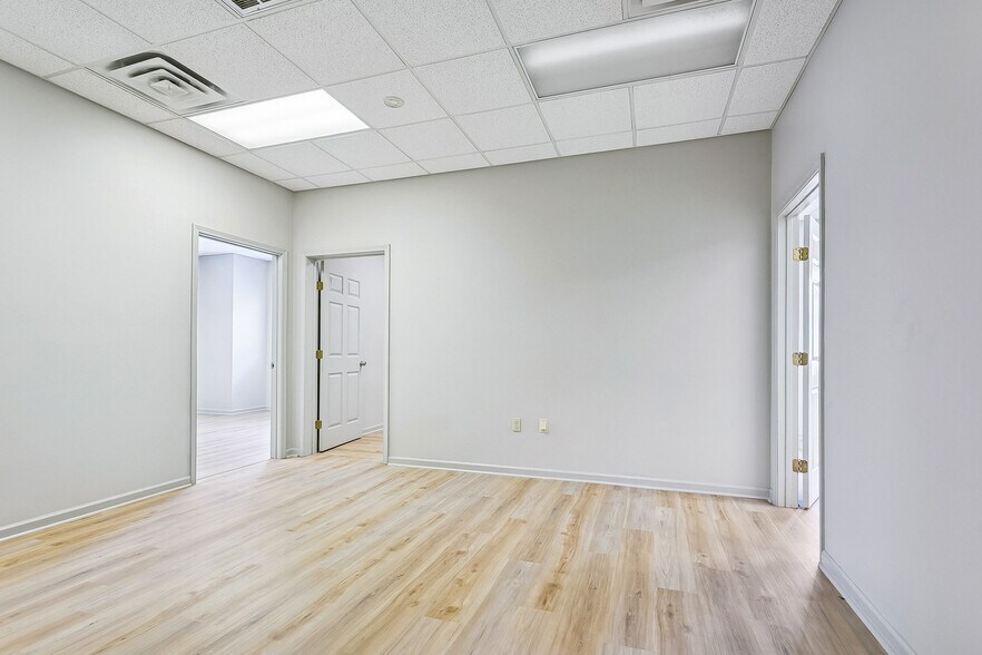 More Photos Of 1616 L And A Rd, Metairie Office For Lease