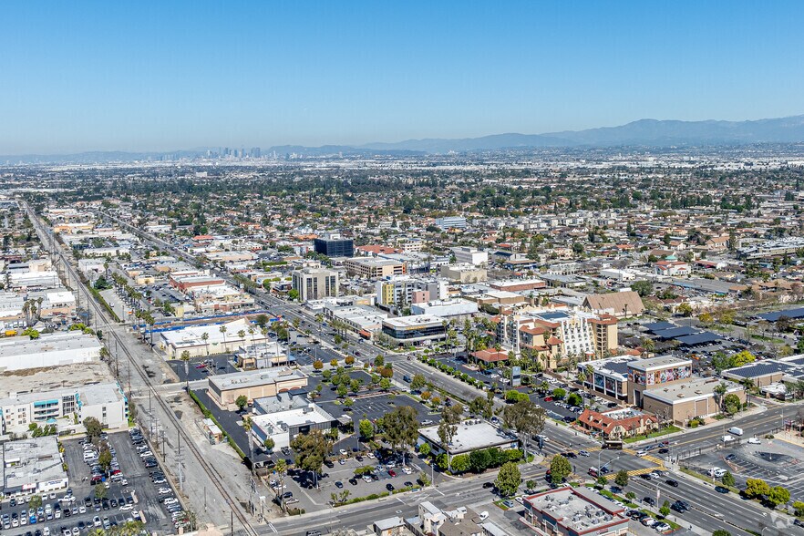 More Photos Of 8400 Firestone Blvd, Downey Freestanding For Lease