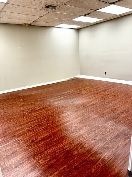 More Photos Of 310 Broadway, Bethpage Office For Lease