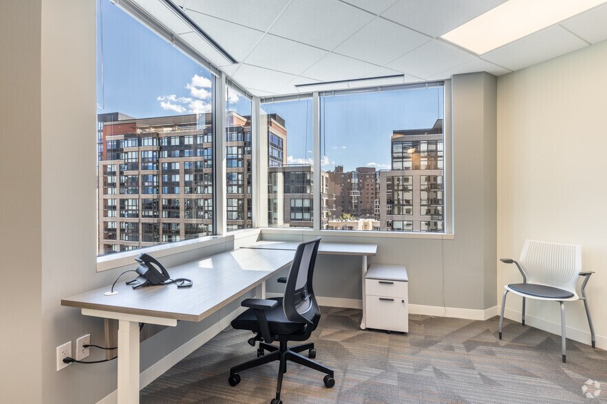 More Photos Of 1530 Wilson Blvd, Arlington Office For Lease