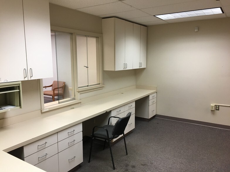 More Photos Of 20311 Lappans Rd, Boonsboro Medical For Sale