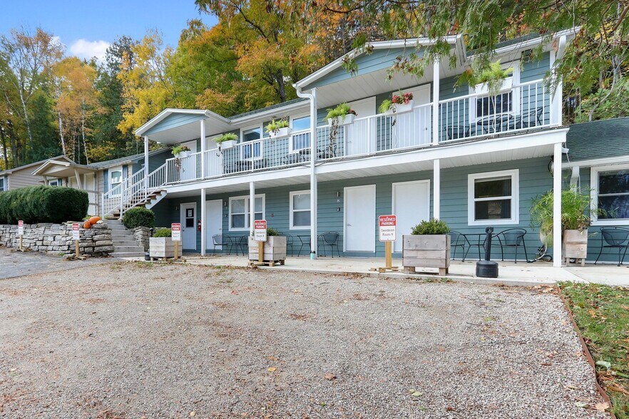 More Photos Of 10631 Bluffside Ln, Sister Bay Hotel For Sale
