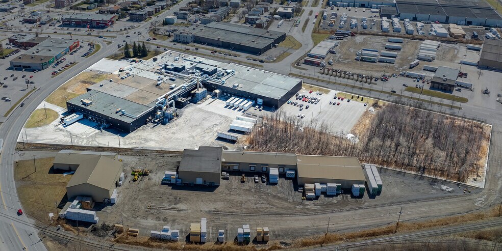 More Photos Of 2700 Boul Casavant O, Saint-Hyacinthe Warehouse For Sale