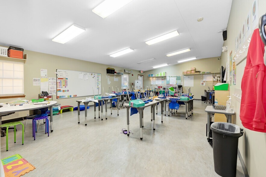 More Photos Of 100 Obetz Rd, Columbus Daycare Center For Sale