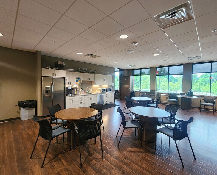 More Photos Of 400 Woodcliff Dr, Canonsburg Office For Sale