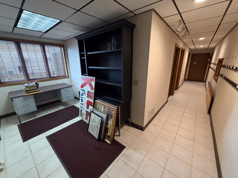 More Photos Of 2202 31st St NE, Canton Flex For Sale