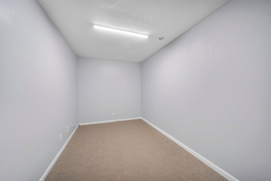 More Photos Of 2815 N Main St, Baytown Office Residential For Sale