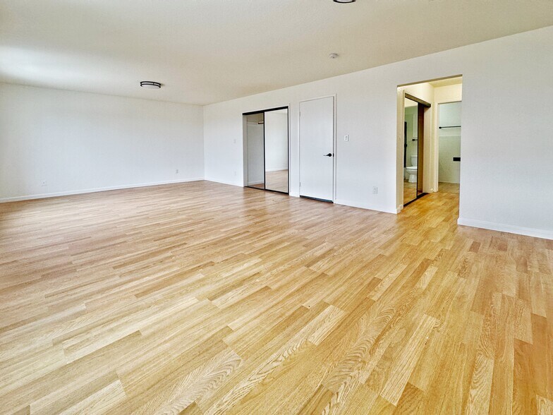More Photos Of 1927-1929 Taraval St, San Francisco Apartments For Sale