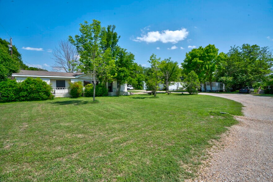More Photos Of 404 S Interstate 35 Rd, Red Oak Manufactured Housing Mobile Home Park For Sale