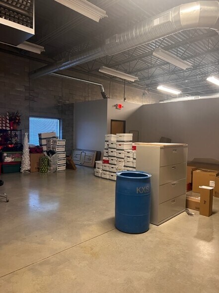 More Photos Of 5901 Technology Center Dr, Indianapolis Office For Lease