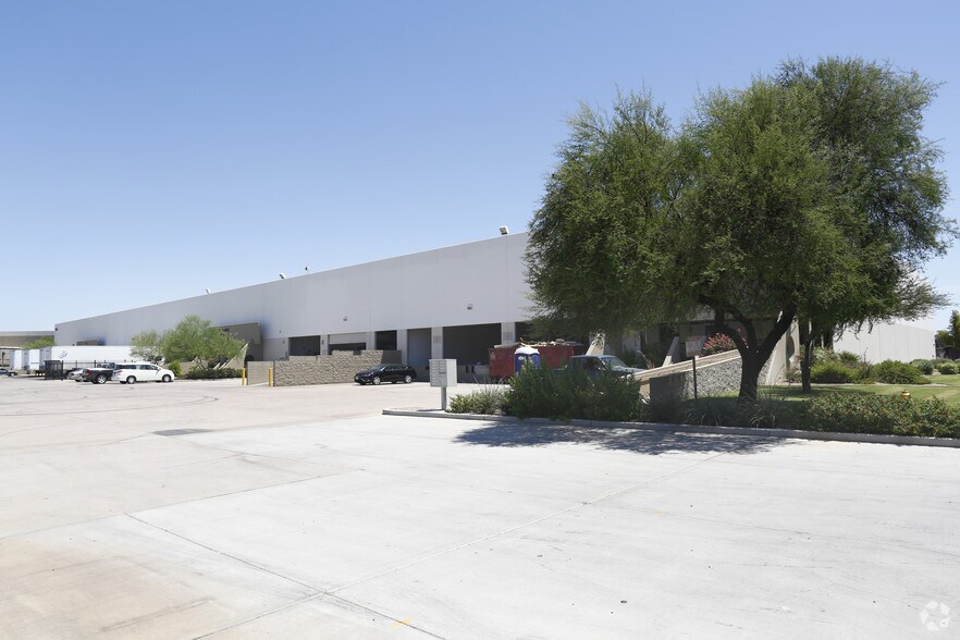 More Photos Of 4441 W Polk St, Phoenix Manufacturing For Lease