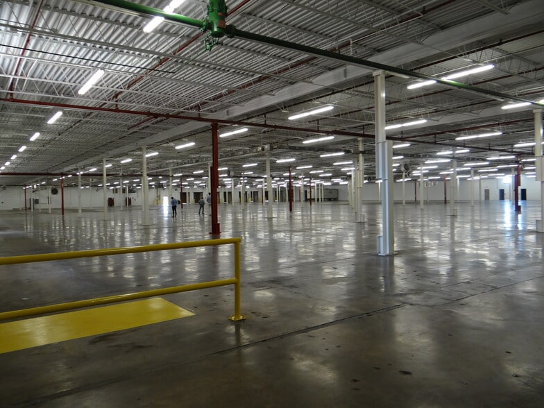 More Photos Of 3979 Old Linwood Rd, Lexington Warehouse For Lease