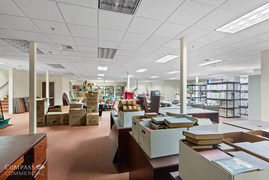 More Photos Of 735 SW 6th St, Redmond Office For Lease