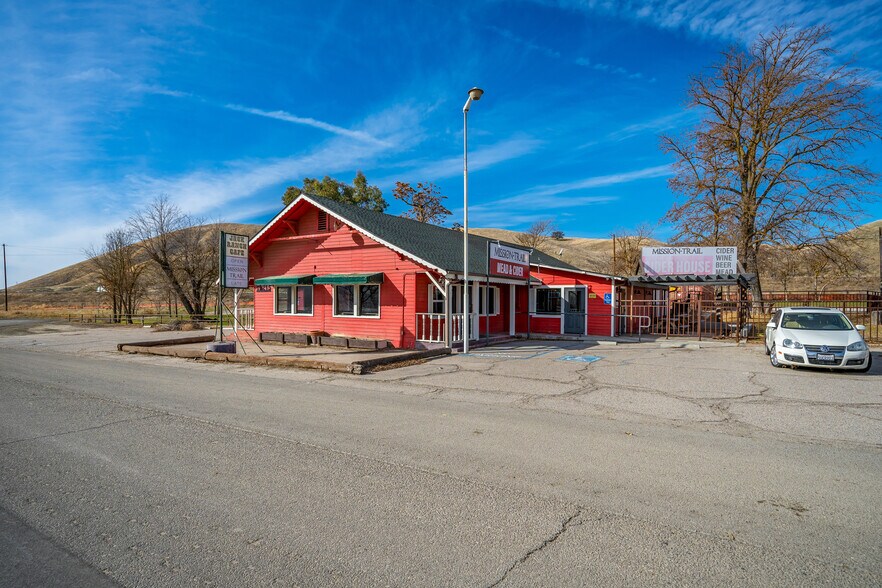 More Photos Of 19215 CA-46 East, Shandon General Retail For Sale