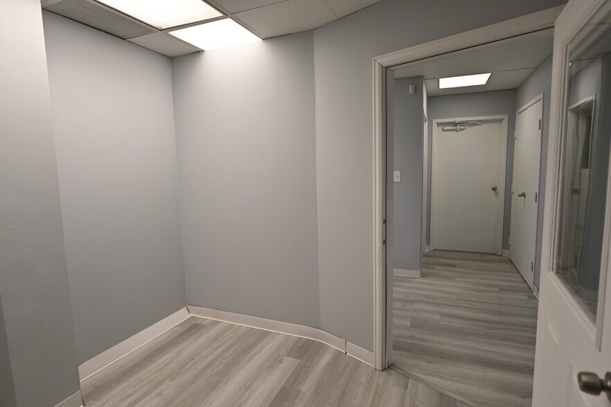 More Photos Of 7373 W Jefferson Ave, Lakewood Medical For Sale