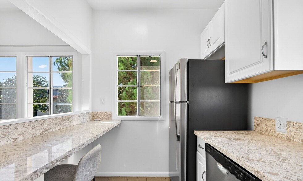 More Photos Of 822 Hayworth Ave, Los Angeles Apartments For Sale