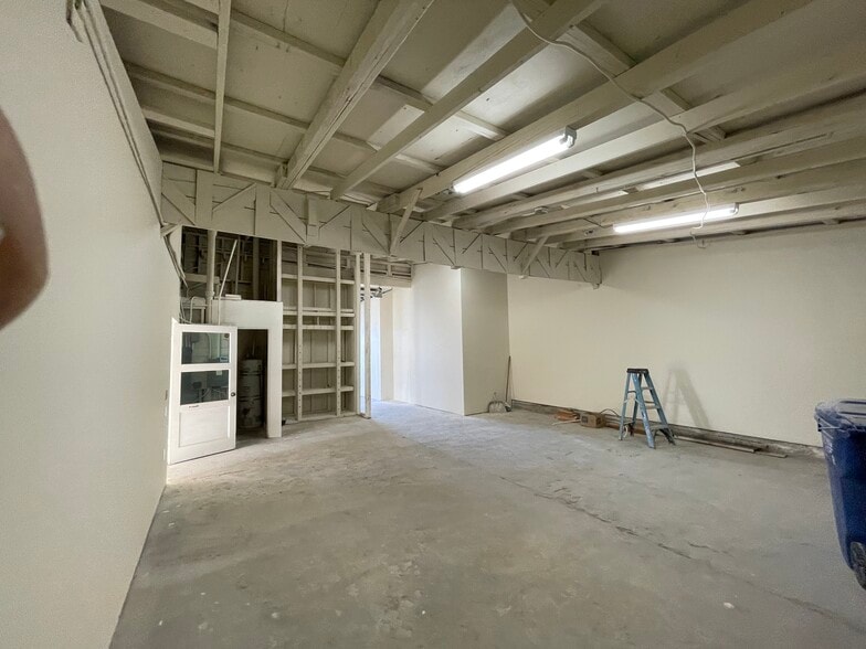 More Photos Of 7639 Foothill Blvd, Tujunga Storefront For Lease