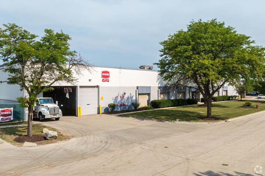 More Photos Of 2290-2300 Hammond Dr, Schaumburg Warehouse For Lease