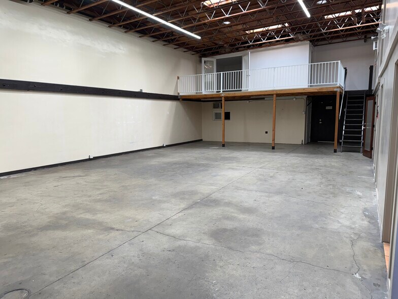 More Photos Of 3814 W 139th St, Hawthorne Warehouse For Sale