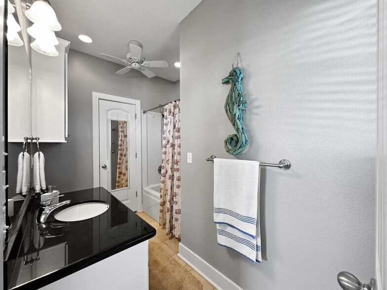 More Photos Of 944 Raymond, Crystal Beach Specialty For Sale